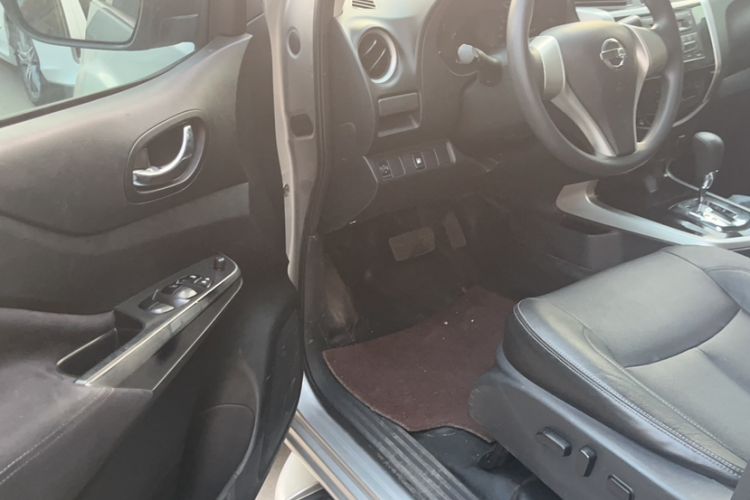 Used Nissan Navara 2017 2.5L Automatic 4x4 Luxury Edition QR25
