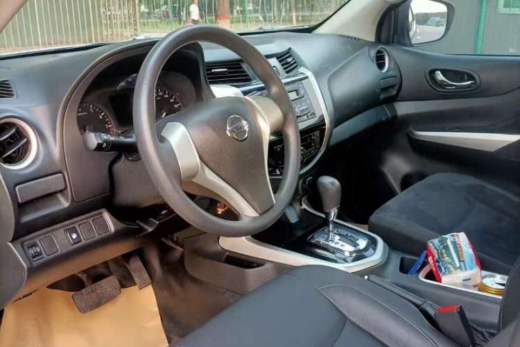 Used Nissan Navara 2017 2.5L Automatic 4x4 Luxury Edition QR25
