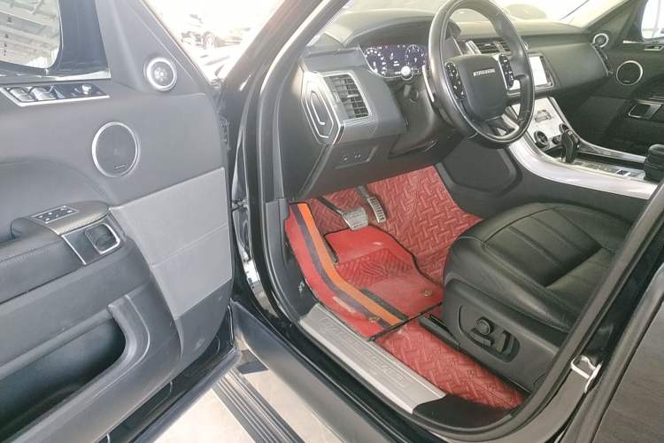 Used Land Rover Range Rover Sport 2019 3.0 L6 HSE DYNAMIC
