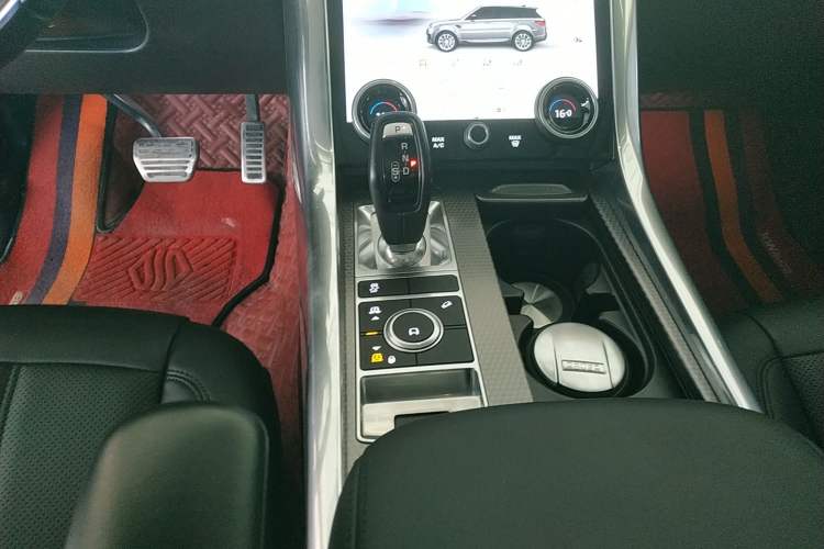 Used Land Rover Range Rover Sport 2019 3.0 L6 HSE DYNAMIC
