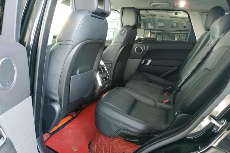 Used Land Rover Range Rover Sport 2019 3.0 L6 HSE DYNAMIC
