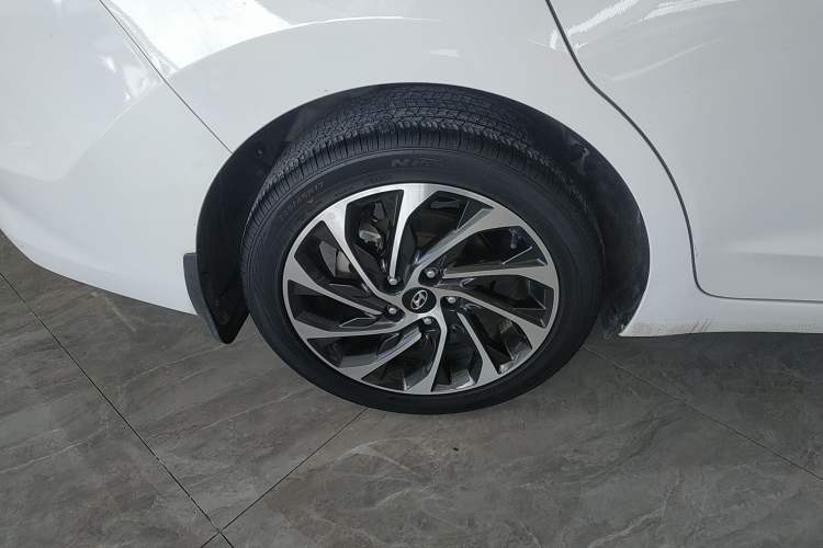 Used Hyundai Elantra (6th Generation / Lingdong) 2020 1.5L CVT Smart & Stylish – Elite Version
