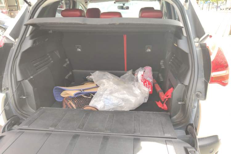 Used Peugeot 3008 2013 2.0L Automatic Classic Edition
