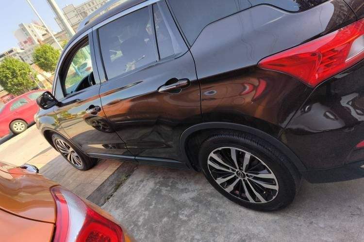 Used Audi A6 2004 2.4L manual base trim
