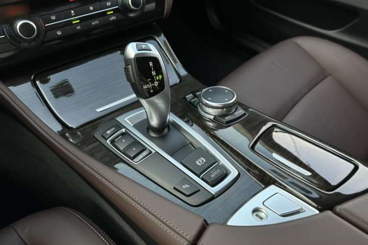 Used BMW 5 Series 2014 525Li Luxury Design Package
