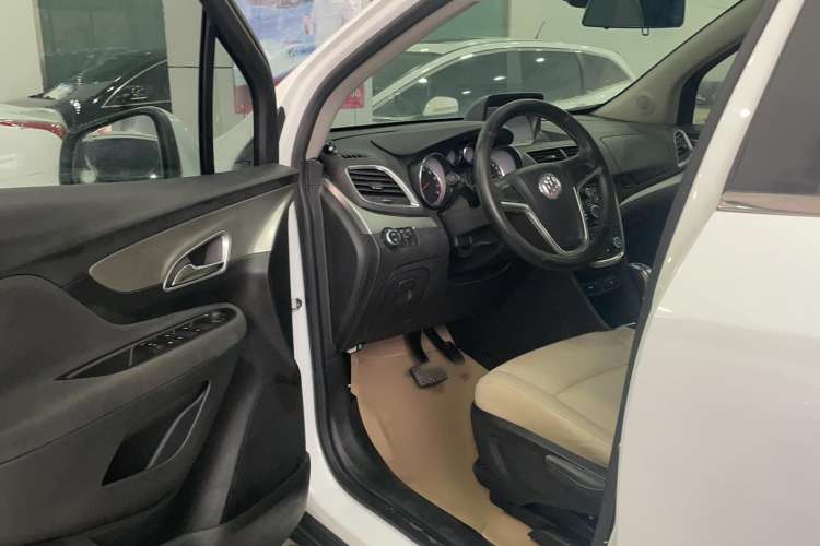 Used Buick Encore 2015 1.4T Automatic Two-Wheel Drive Urban Elite Version
