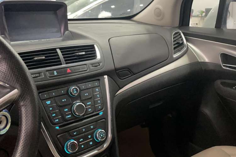 Used Buick Encore 2015 1.4T Automatic Two-Wheel Drive Urban Elite Version
