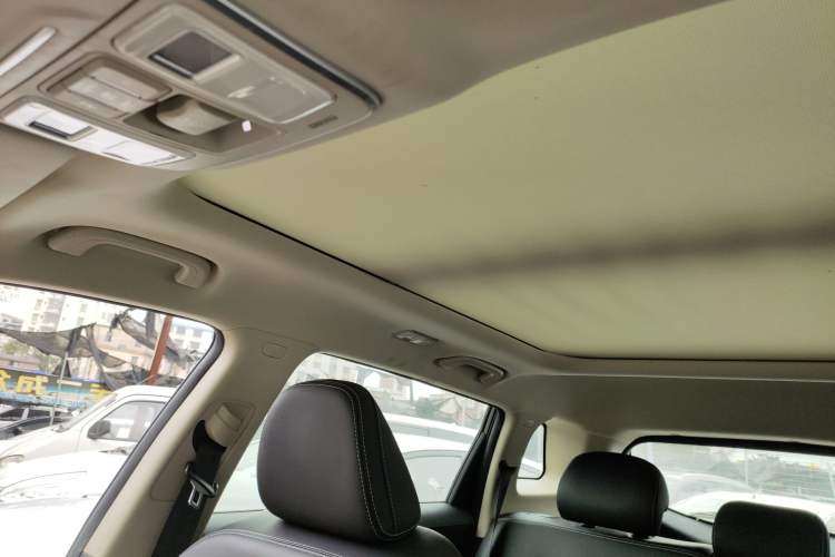 Used Geely Auto Emgrand X7 Sport 2020 1.8TD DCT Two-Wheel Drive Smart Connect 4G-Enabled Version
