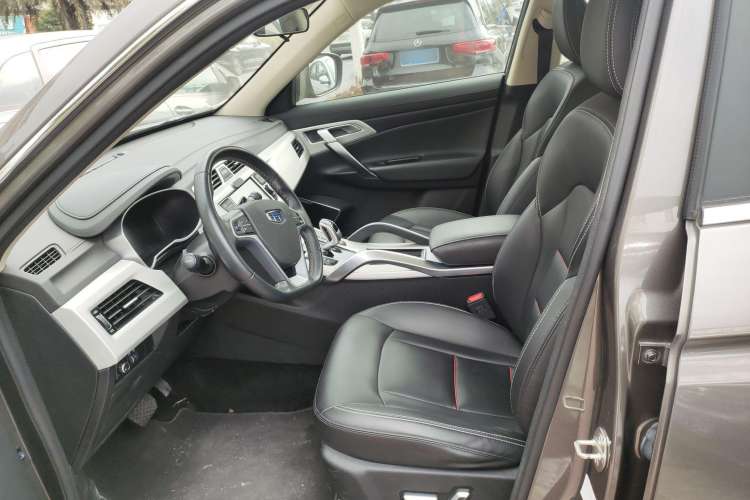 Used Geely Auto Emgrand X7 Sport 2020 1.8TD DCT Two-Wheel Drive Smart Connect 4G-Enabled Version
