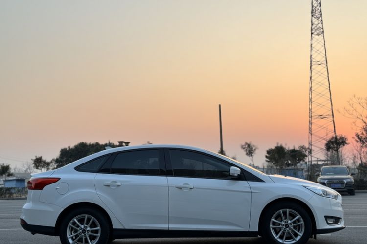 Used Ford Focus 2017 Sedan 1.6L Automatic Fashion Edition Smart Drive Version
