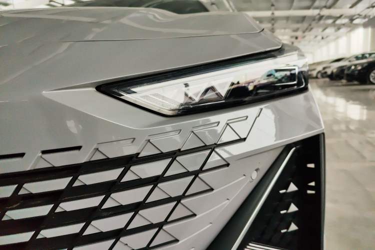 Used Changan UNI-V 2022 1.5T Smart Navigation Version
