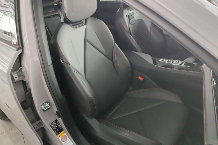 Used Changan UNI-V 2022 1.5T Smart Navigation Version
