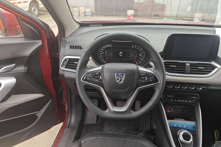 Used Baojun 510 2017 1.5L Automatic Fashion Model
