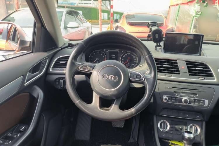 Used Audi Q3 2015 35 TFSI quattro Technology Edition
