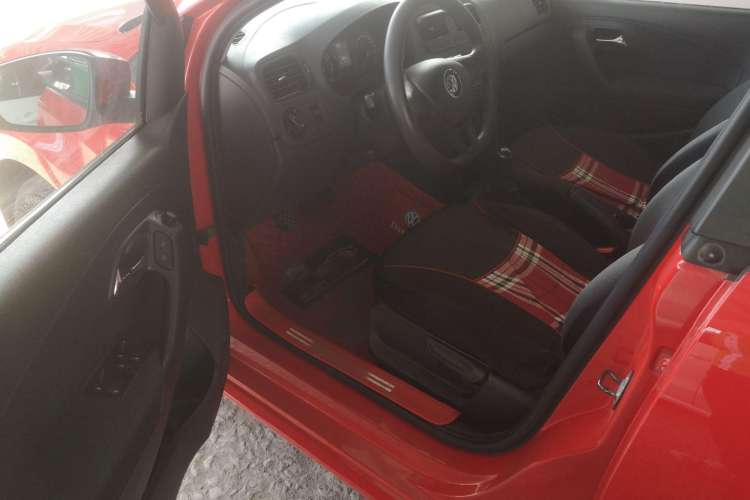 Used Volkswagen Polo 2016 1.4L Manual Fashion Model