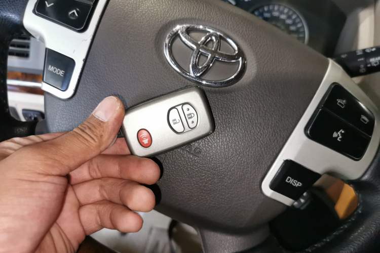 Used Toyota Land Cruiser 2014 4.0L Automatic Parallel Import Version
