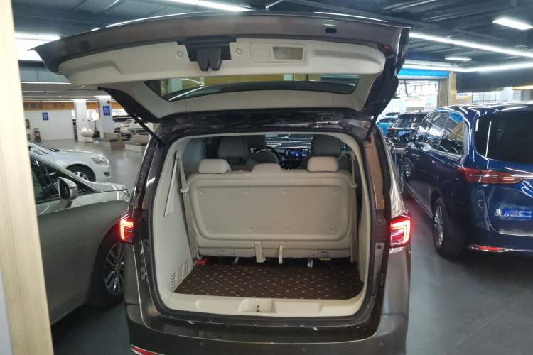 Used Buick GL8 2022 Land Business Class 652T Luxury Model
