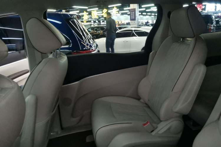 Used Buick GL8 2022 Land Business Class 652T Luxury Model
