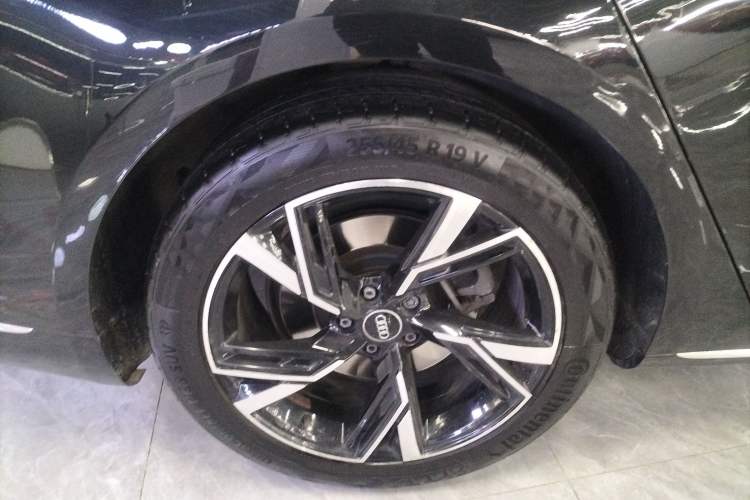 Used Audi A8 2014 A8L 45 TFSI quattro Comfort model