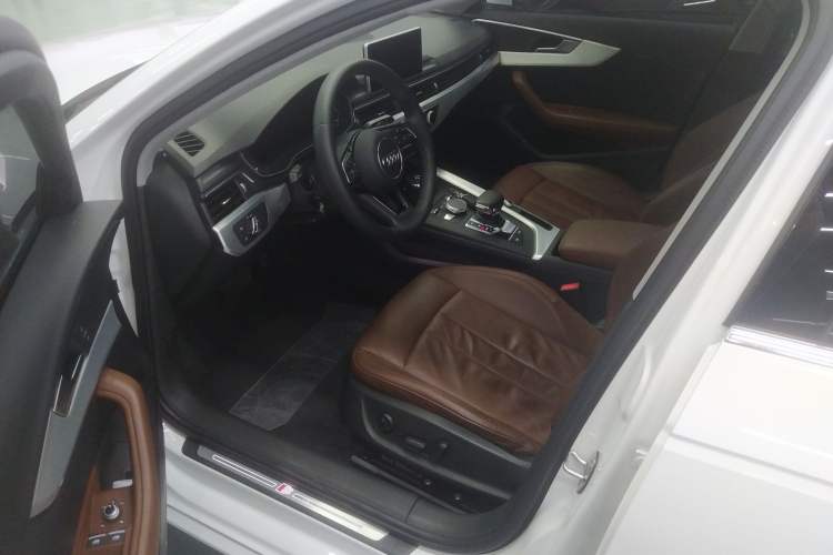 Used Audi A4L 2019 40 TFSI Fashion Edition China VI Emission Standard
