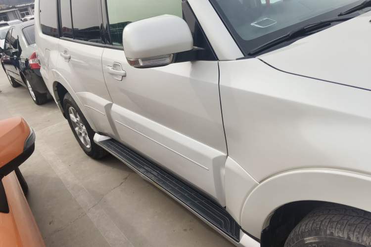 Used Mitsubishi Pajero 2018 3.0L Automatic Standard Edition
