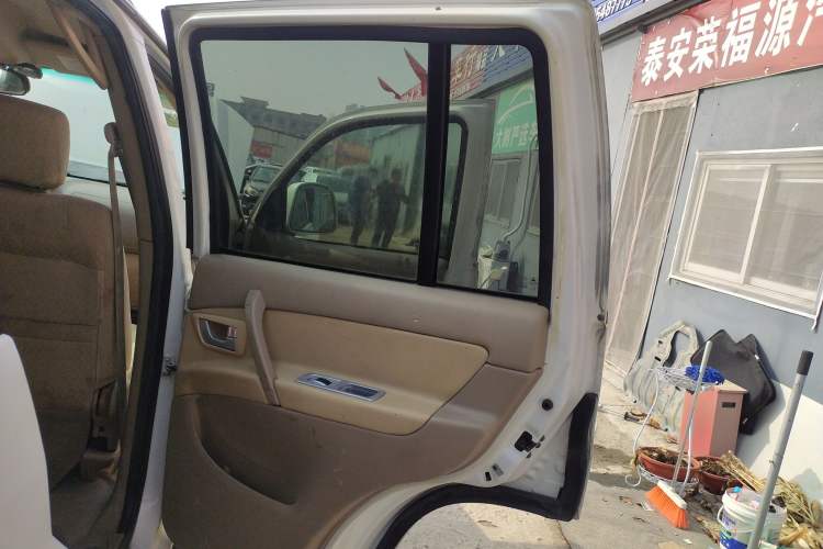 Used Leopaard CS6 2014 2.4L Two-Wheel Drive Comfort Version