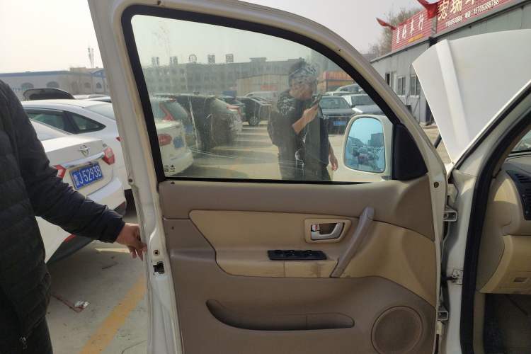 Used Leopaard CS6 2014 2.4L Two-Wheel Drive Comfort Version