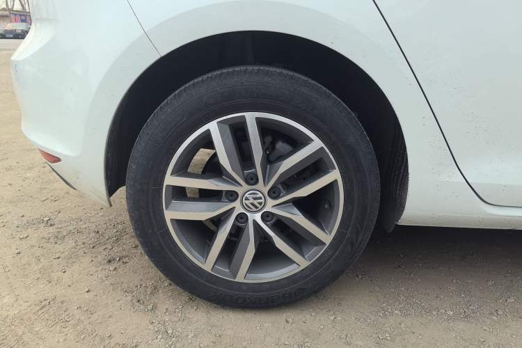 Used Volkswagen Golf 2016 230TSI Automatic Luxury Version
