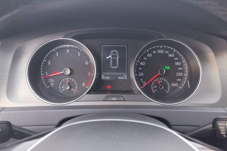 Used Volkswagen Golf 2016 230TSI Automatic Luxury Version
