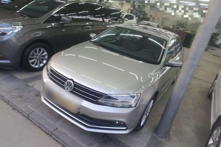 Used Volkswagen Sagitar 2015 230TSI Automatic Comfort Version
