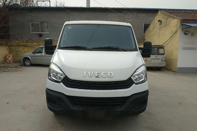 Used Iveco Eurocargo 2021 2.0T Manual - Yunrui Short Wheelbase Low-Roof Side-Sliding Door F1A
