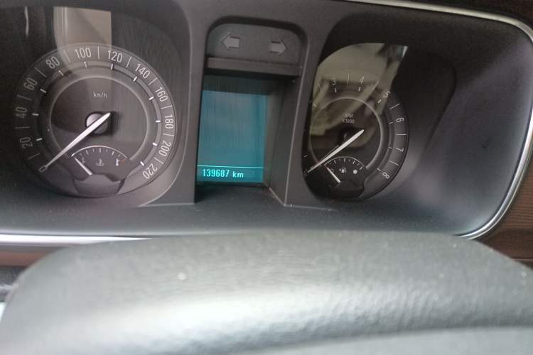 Used Buick GL8 2018 28T Luxury Model China VI Standard
