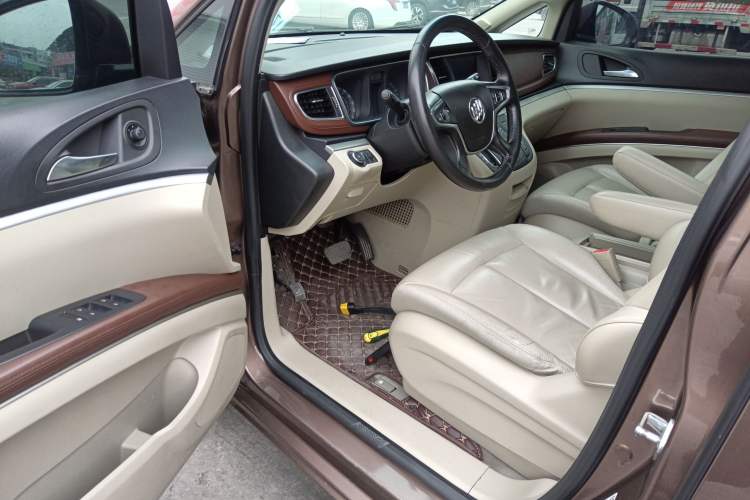 Used Buick GL8 2018 28T Luxury Model China VI Standard
