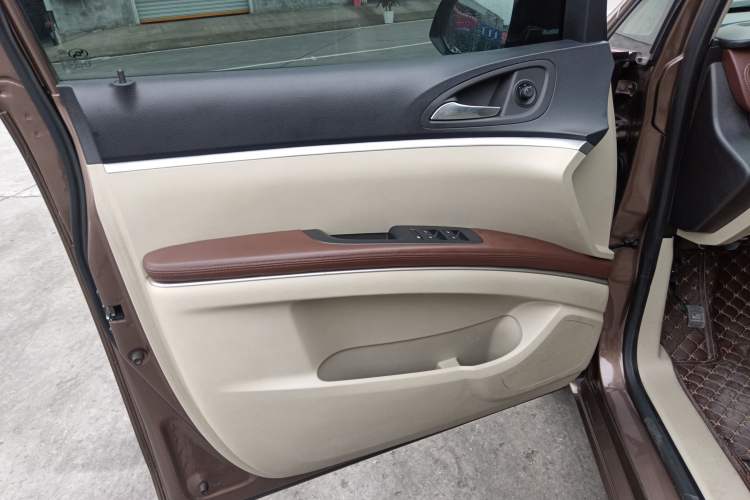 Used Buick GL8 2018 28T Luxury Model China VI Standard
