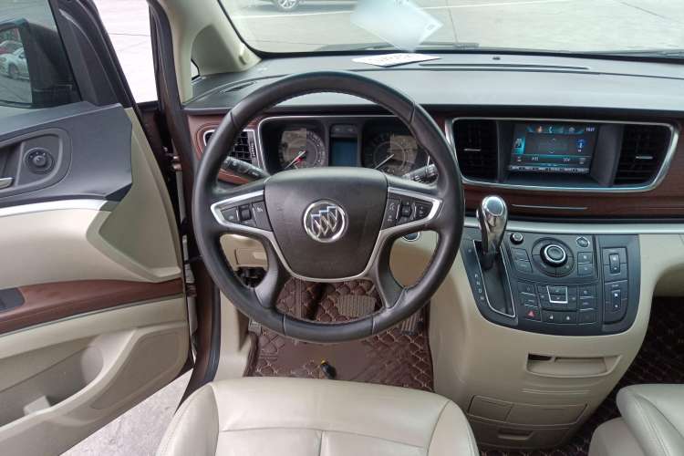 Used Buick GL8 2018 28T Luxury Model China VI Standard
