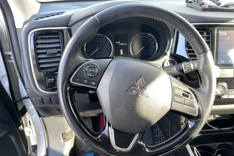 Used Mitsubishi Outlander 2020 2.0L Two-Wheel Drive Enjoyment Version 5 Seats
