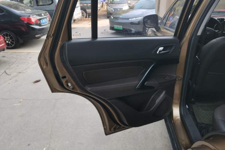 Used GAC Trumpchi GS4 2015 200T Manual Elite Edition
