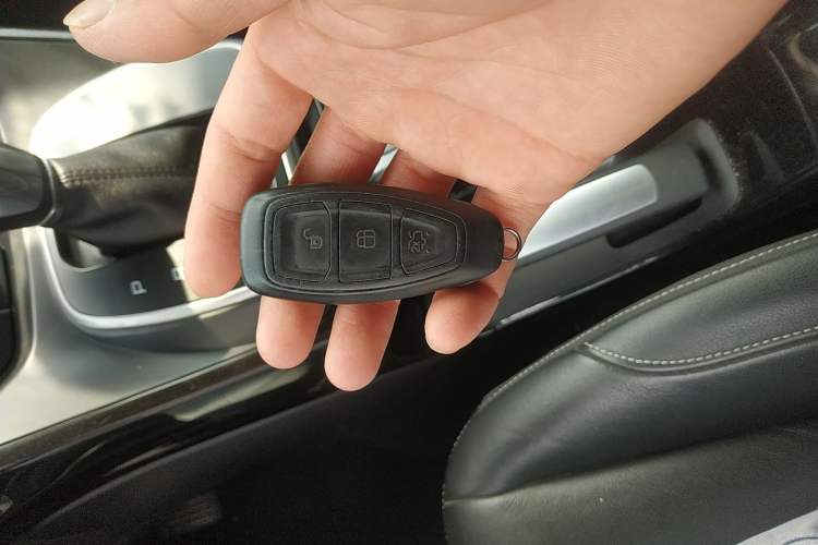 Used Ford Kuga 2015 2.0L GTDi Four-Wheel-Drive Sport Model
