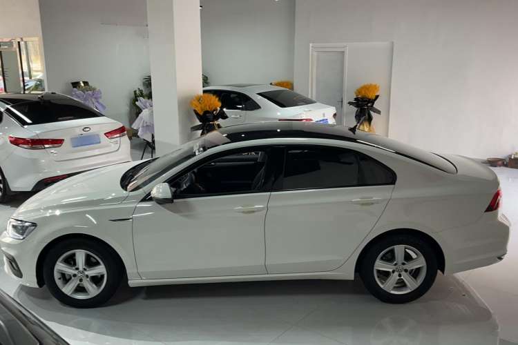 Used Volkswagen Lamando 2019 230TSI DSG Fashion Edition China VI
