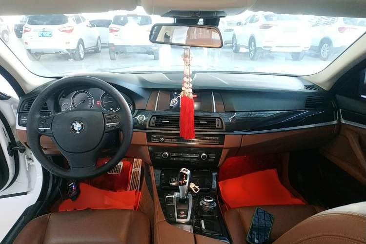 Used BMW 5 Series 2014 520i Elegant Edition
