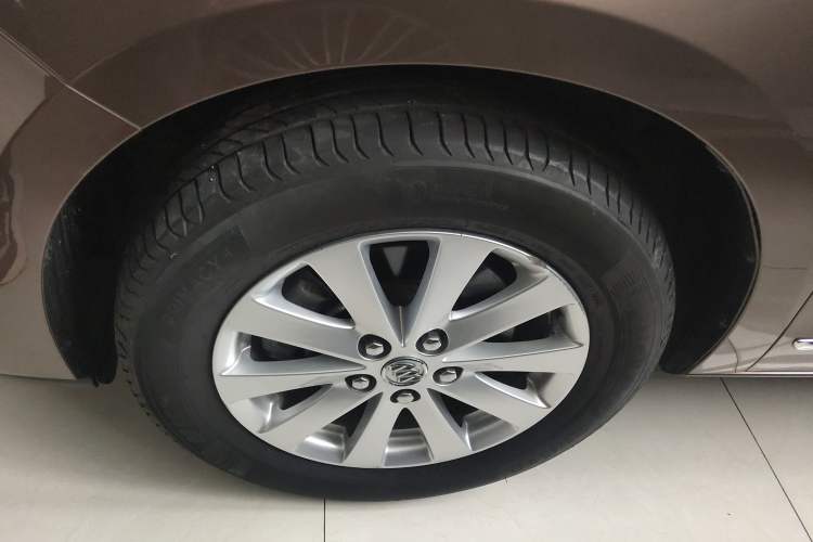 Used Buick GL8 2018 28T Luxury Model China VI Standard
