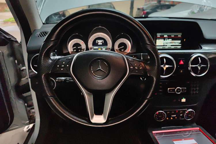 Used Mercedes-Benz GLK-Class 2014 GLK 260 4MATIC Dynamic Model
