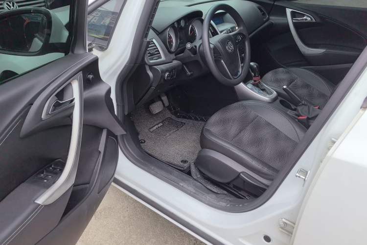 Used Buick GT 2014 XT 1.6L Automatic Fashion Edition
