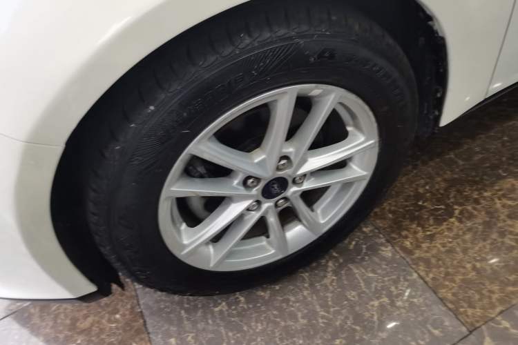 Used Ford Focus 2017 Sedan 1.6L Manual Fashion Edition Smart Drive Version
