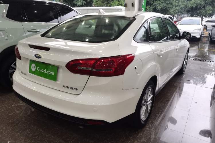 Used Ford Focus 2017 Sedan 1.6L Manual Fashion Edition Smart Drive Version
