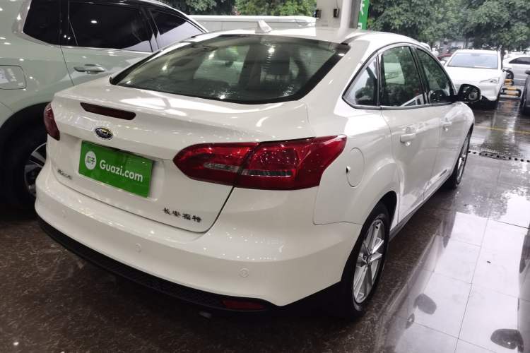 Used Ford Focus 2017 Sedan 1.6L Manual Fashion Edition Smart Drive Version
