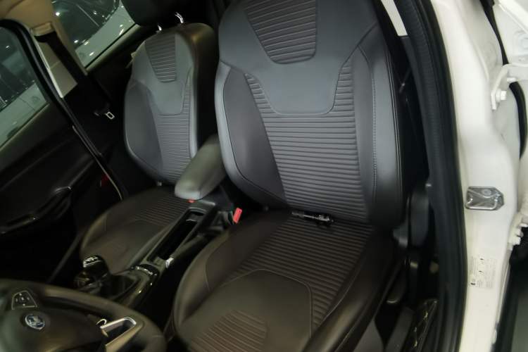 Used Ford Focus 2017 Sedan 1.6L Manual Fashion Edition Smart Drive Version
