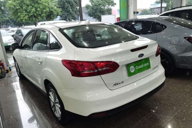 Used Ford Focus 2017 Sedan 1.6L Manual Fashion Edition Smart Drive Version
