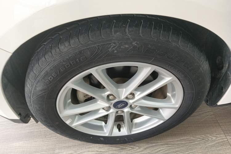 Used Ford Focus 2018 Sedan Classic 1.6L Automatic Trendy SmartDrive Edition
