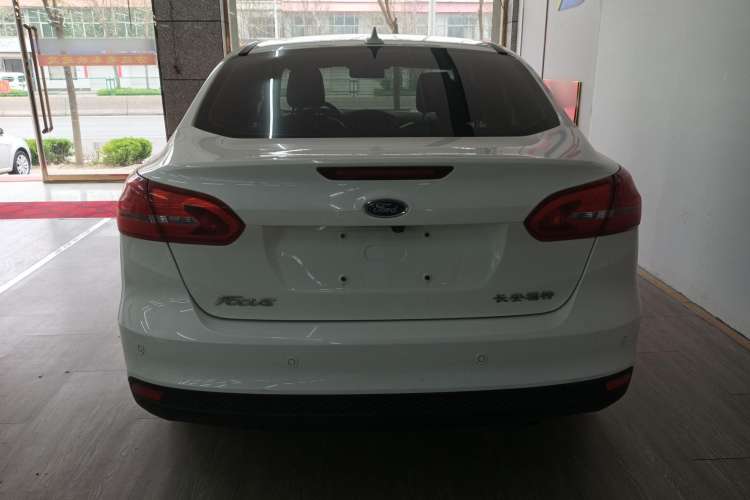 Used Ford Focus 2018 Sedan Classic 1.6L Automatic Trendy SmartDrive Edition
